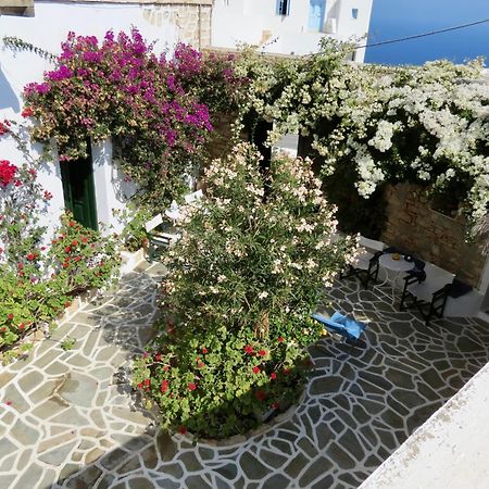 Hotel Fanivevisgarden Folégandros Exterior foto